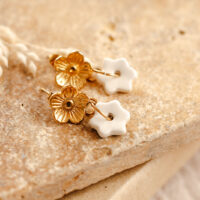 Mini fleur blanche en faïence et fleur dorée